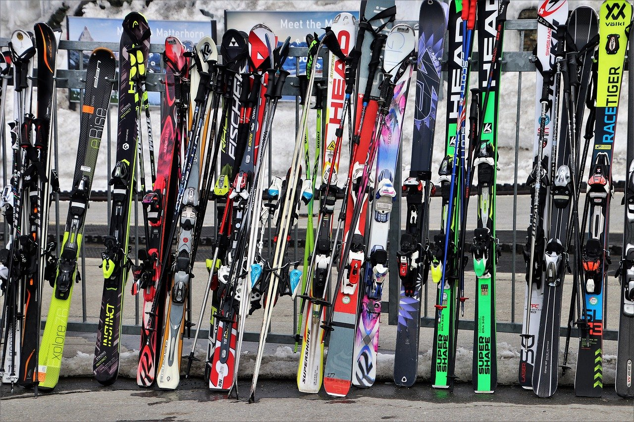 piloot toilet Digitaal Gebruikte ski's kopen, waar moet je op letten?